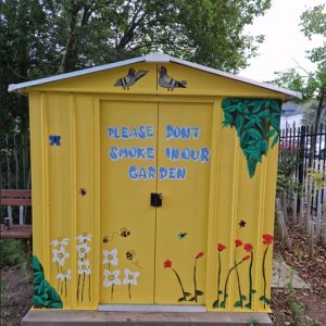 Local School Pupils Create Eye-Catching, Smoke-Free Mural for Hospital Grounds